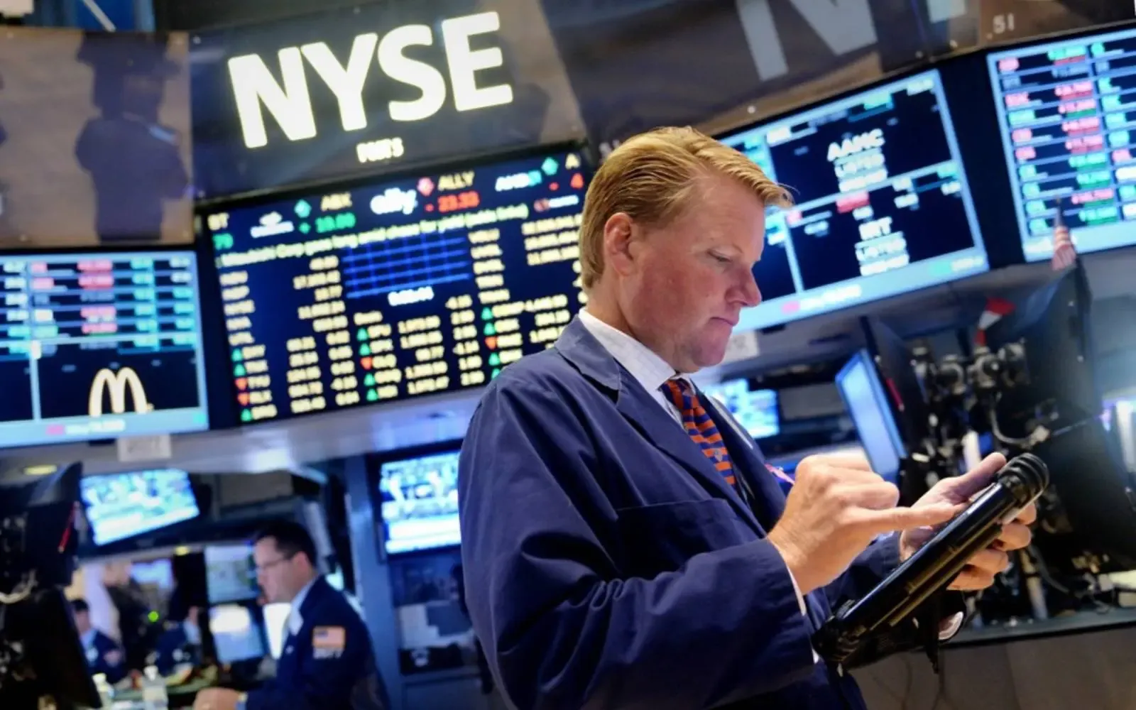 Инсайдеры продают акции. К чему готовится рынок